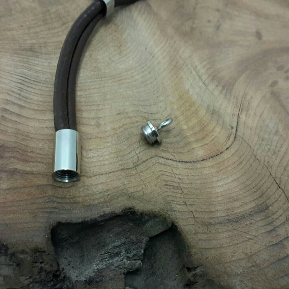 LEATHER ENCAPSULATED MEMORIAL BRACELET - Picture 3 of 5